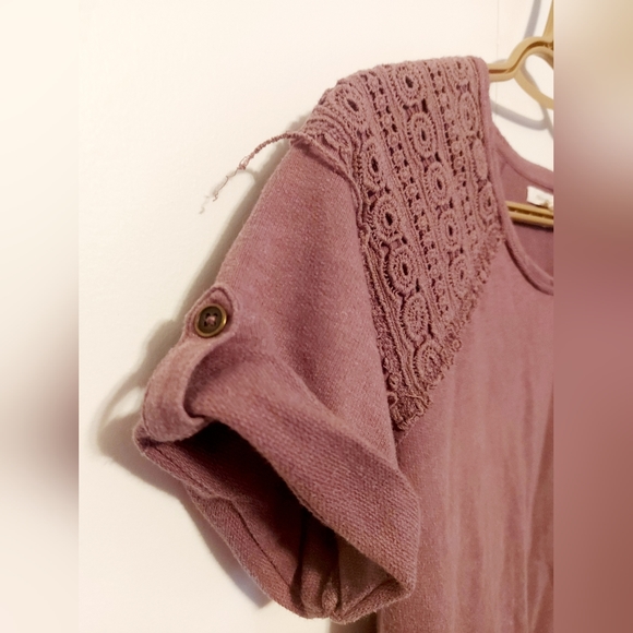 Maurices top criss cross hem line knit detailed shoulders - Picture 4 of 6